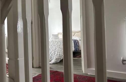 Headstone North House | Luxe retreat Unwind in Elegant Style