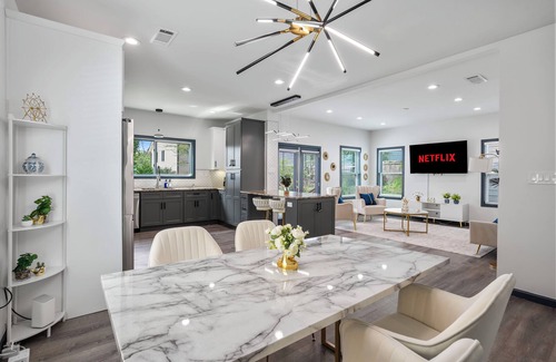 Pittsburgh House | Luxe Retreat with Arcades + Board Games in downtown Atlanta