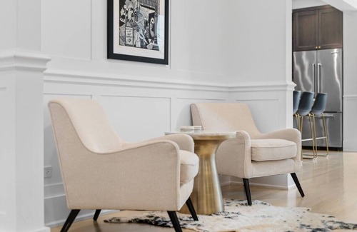 West Town House | Luxe SFH Bucktown Retreat with Garage Parking