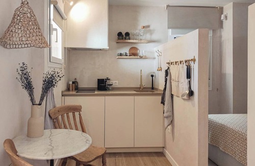 Malaga Apartment | Luxe Studio met Ruim Privé Terras op 20 Meter van het Strand