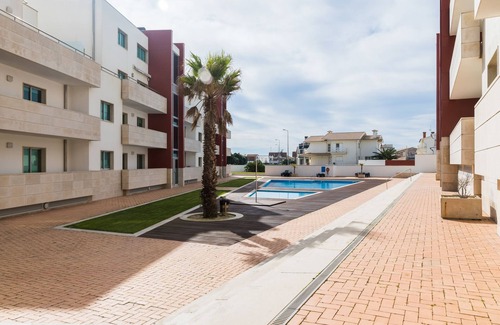 Barra Apartment | Luxo Apartment in Condominium dated with Pool