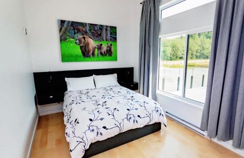 Kitimat House | LuxQuarters Bumbleberry Guest House