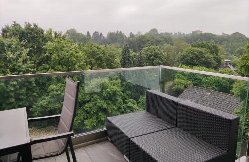 Mettmann Apartment | Luxuriöse, große Wohnung mit Parkblick