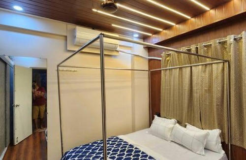 Taloja Apartment | Luxurious 1 Bedroom Condo with Home Theater System