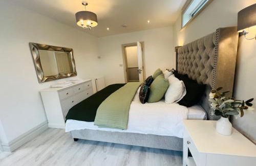 Westport Villa | Luxurious 5Star Retreat on Westports Main Street