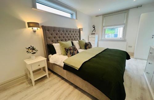 Westport Villa | Luxurious 5Star Retreat on Westports Main Street