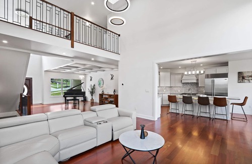 Crown Point House | Luxurious 7000 SqFt Mansion, Chef’s Kitchen, 800 SqFt Deck, 1200 SqFt Patio