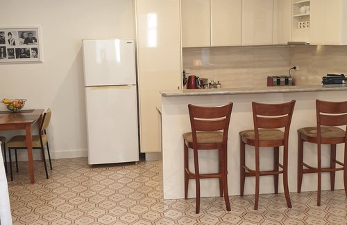 Glenroy Apartment | Luxurious Apartment, 9-min from Airport 2BR 2BA