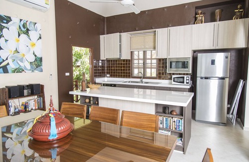 Thong Krut Villa | Luxurious Beachfront Pool Villa, 5BRM.