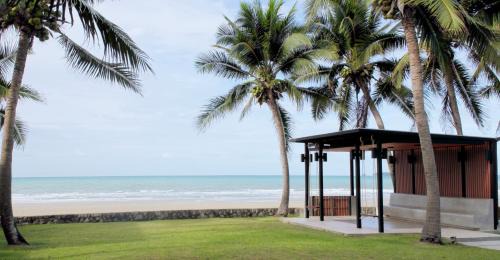 Chakphong Villa | Luxurious Beachfront Pool Villa Experience, Rayong