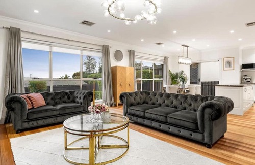 Templestowe Lower House | Luxurious Georgian Style Family Home with Cinema