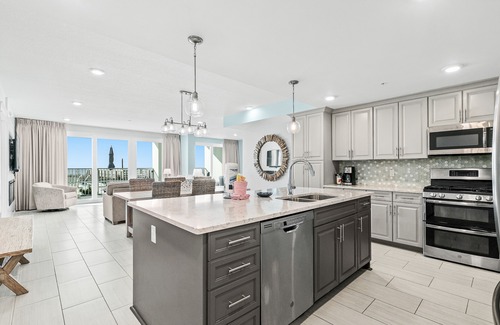 Fort Walton Beach Condo | Luxurious gulf-front condo with resort amenities - near entertainment