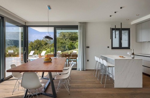 Bakarac House | Luxurious home in Bakarac