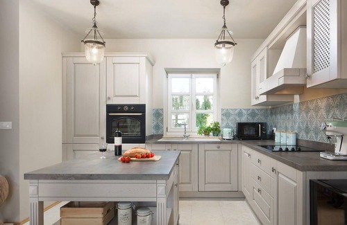 Baderna House | Luxurious home in Visnjan with private swimming pool, can be inside or outside