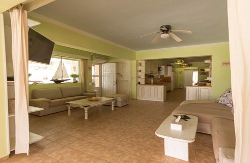 Karpathos House | Luxurious Mediterranean Estate