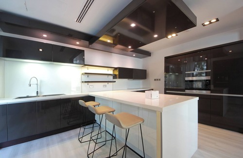 Abu Dhabi Villa | Luxurious Overwater Villa with private swimming pool and luxury amenities