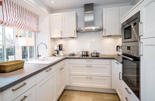 Großmorsum House | Luxurious semi-detached house with spacious garden! The modern furnishings and the