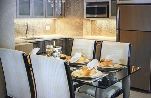 Las Vegas Condo | Luxurious & Spacious 1 Bdr Condo with Strip View, Private Jacuzzi & Kitchenette
