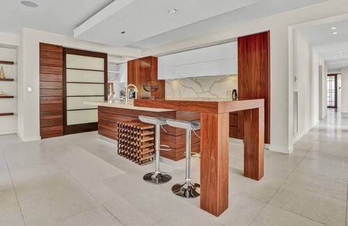 Mont Albert House | Luxurious Surrey Hills Retreat+Private Pool