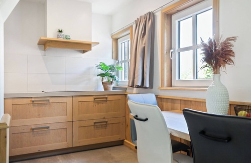 Triemen House | Luxurious tiny house with jacuzzi: unwind in beautiful Friesland nature