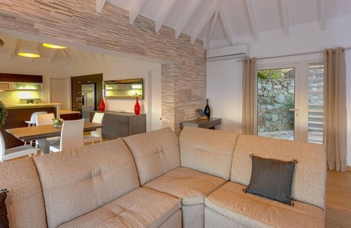 Terre Neuve House | Luxurious Villa Angelo, Sunset Cruise, WIFI, Pool