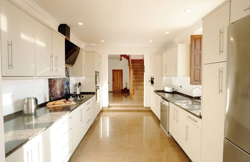 Priego de Cordoba Villa | Luxurious villa nestled amongst olive groves with stunning mountain views.