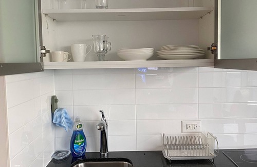 Financial District Condo | Luxury 1 Bedroom Condo with CN Tower & Lakeview