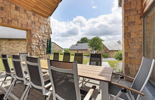 Froidchapelle House | Luxury 10-person bungalow in the holiday park Landal Village l'Eau d'Heure