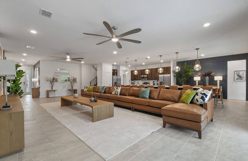 Kissimmee House | Luxury 15-Bedroom home with Pool, Spa, Theater & Near Theme Parks