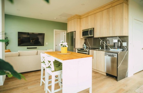 South End Condo | Luxury 1BR Penthouse Apt In Central Halifax!