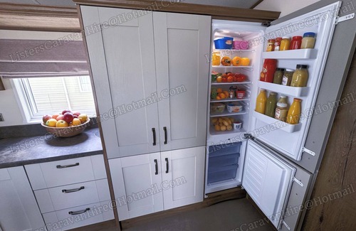 Porthcawl House | Luxury 2 bedroom family caravan, with decking and close to the beach.