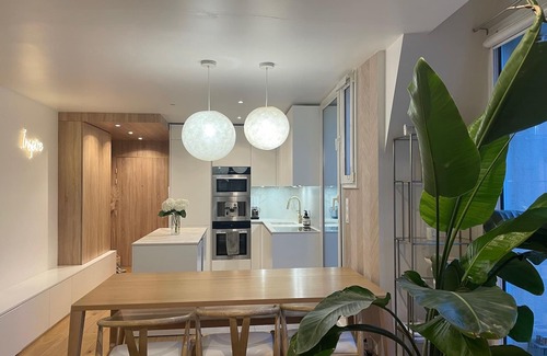 Quartier Sainte-Avoye Apartment | LUXURY 3 BEDROOM & 3 BATHROOM APARTMENT WITH TERRACE NEAR THE LOUVRE