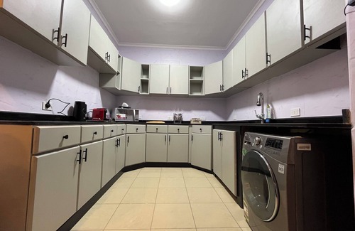 Al Duqqi Apartment | Luxury 3-bedroom apartment in Mohandseen with AC, WiFi