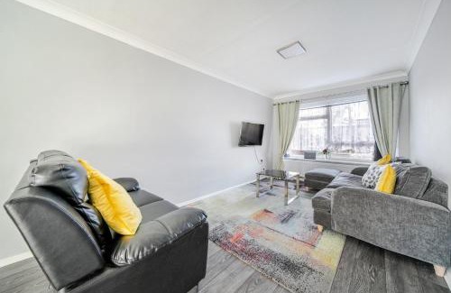 Belvedere House | Luxury 3-Bedrooms House With Parking