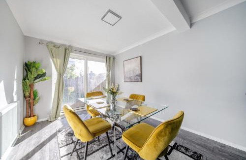Belvedere House | Luxury 3-Bedrooms House With Parking