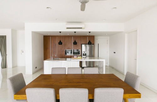 Kuala Lumpur Condo | Luxury 3BR Apartment 5 mins to KL Twin Towers