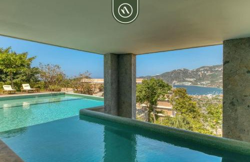 Puerto Marques House | Luxury 4 BR Condo - Amazing Bay View - Pool