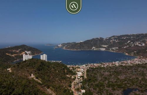 Puerto Marques House | Luxury 4 BR Condo - Amazing Bay View - Pool