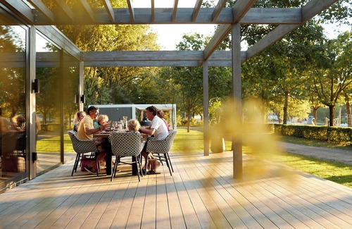 Maasbree House | Luxury 4-person villa with two bathrooms, air conditioning and a covered terrace, surrounded by nature in North Limburg.