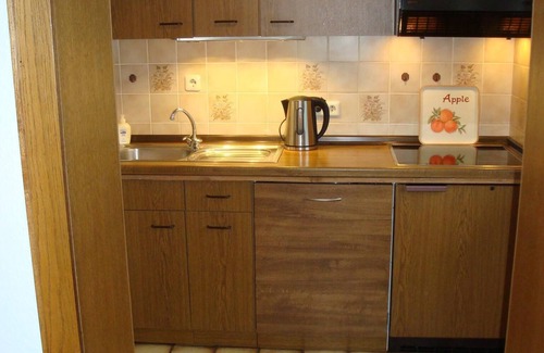 Zueschen Apartment | Luxury 4 to 6 people. apartment with garage located on the edge of quiet residential area