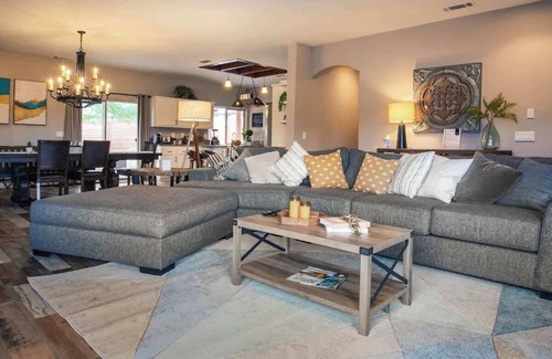 Yucca Valley House | Luxury 4BR Joshua Tree House w/heated Pool