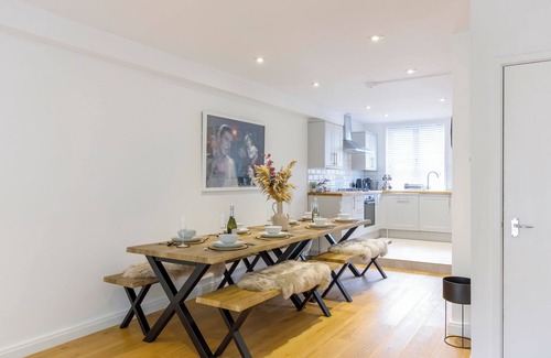 Hove House | Luxury 5 bedroom home, newly refurbished to a high standard throughout