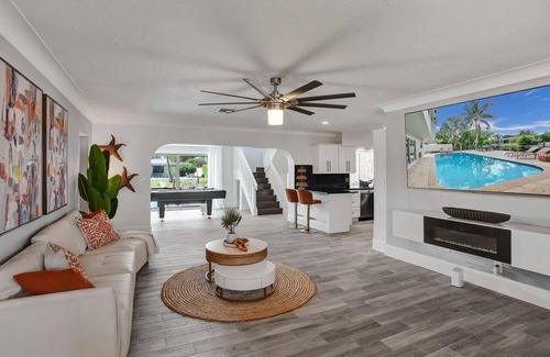 Deerfield Beach House | Luxury 5-bedrooms 4-bathrooms waterfront home with heated pool and Tiki Hut
