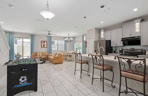 Kissimmee House | Luxury 5 BR at Disney Universal free heated pool high chair stroller playpen
