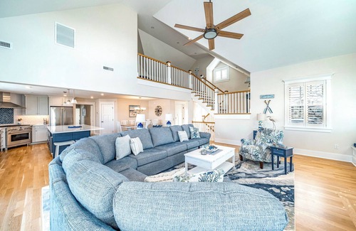North End Condo | Luxury 5BR, 5.5BA w/Private Balcony, Elevator, Fireplace & Near Boardwalk