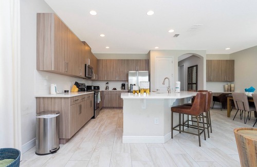 West Kissimmee House | Luxury 6BR Disney Villa w/Pool & Game Room Encore Resort