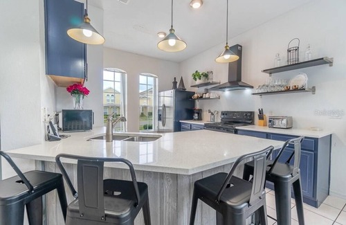 Haines City House | Luxury 6BR Oasis with Pool & Game Room in Haines City