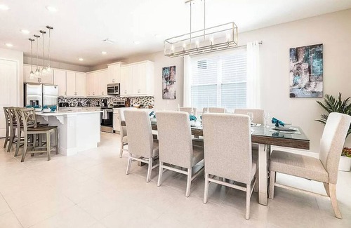 West Kissimmee House | Luxury 8BR Villa w/Pool, Game Room & Themes