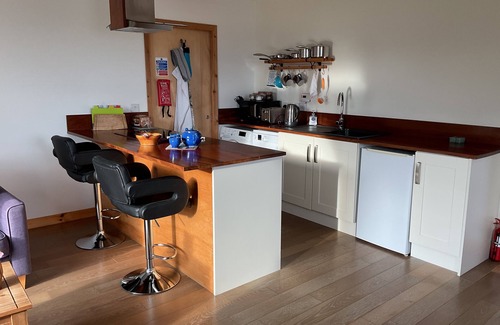 Caroy Apartment | Luxury Apartment in absolutely stunning seafront location, Isle of Skye.