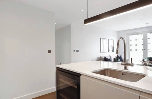 Notting Dale Apartment | luxury apartment in white city